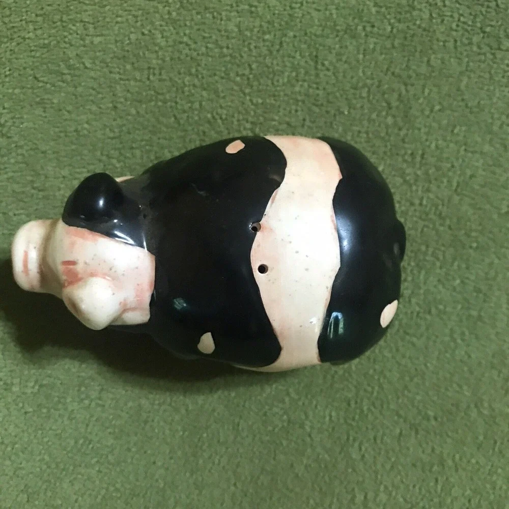 Ceramic Pig Salt Or Pepper Shaker‎ Black White